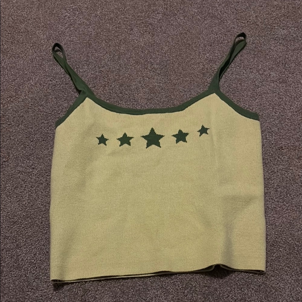 Packing women’s star crop top